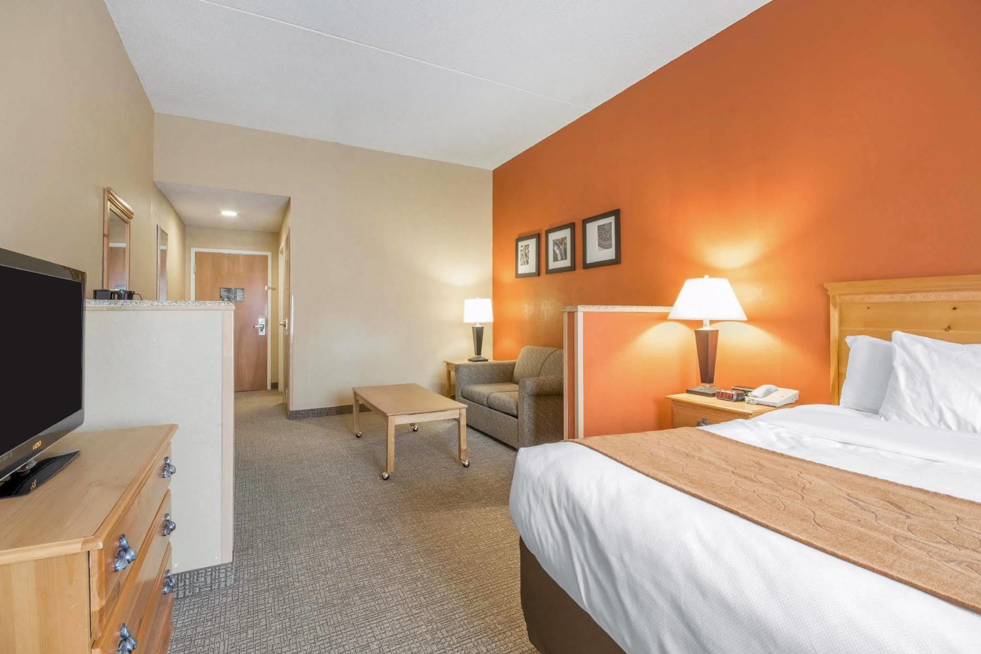 Hotel Comfort Airport 3*